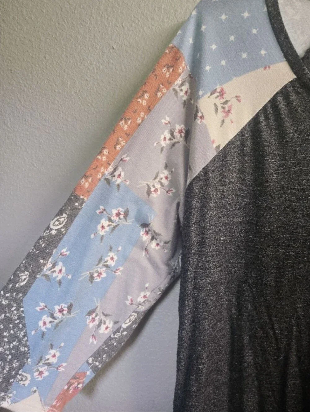 NWOT! 24/7 Maurices Gray Patchwork Sleeve Baseball Tee
